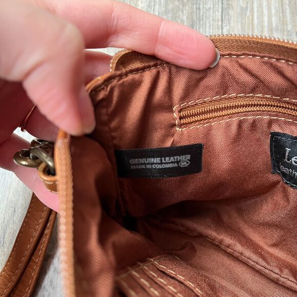 Le Donne Wristlet Leather Brown Vintage Neautral Minimalist Strap Wallet - Picture 3 of 6